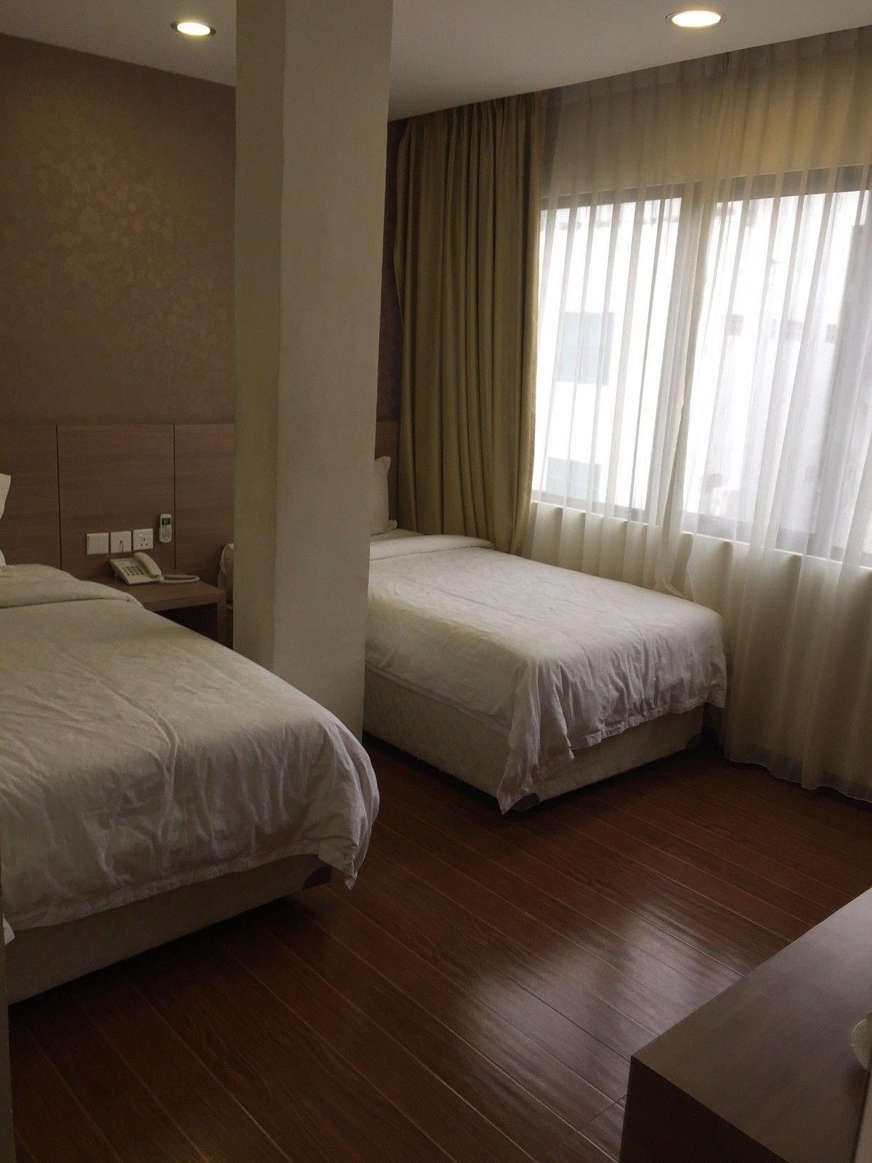 Hana Hotel Batam Экстерьер фото