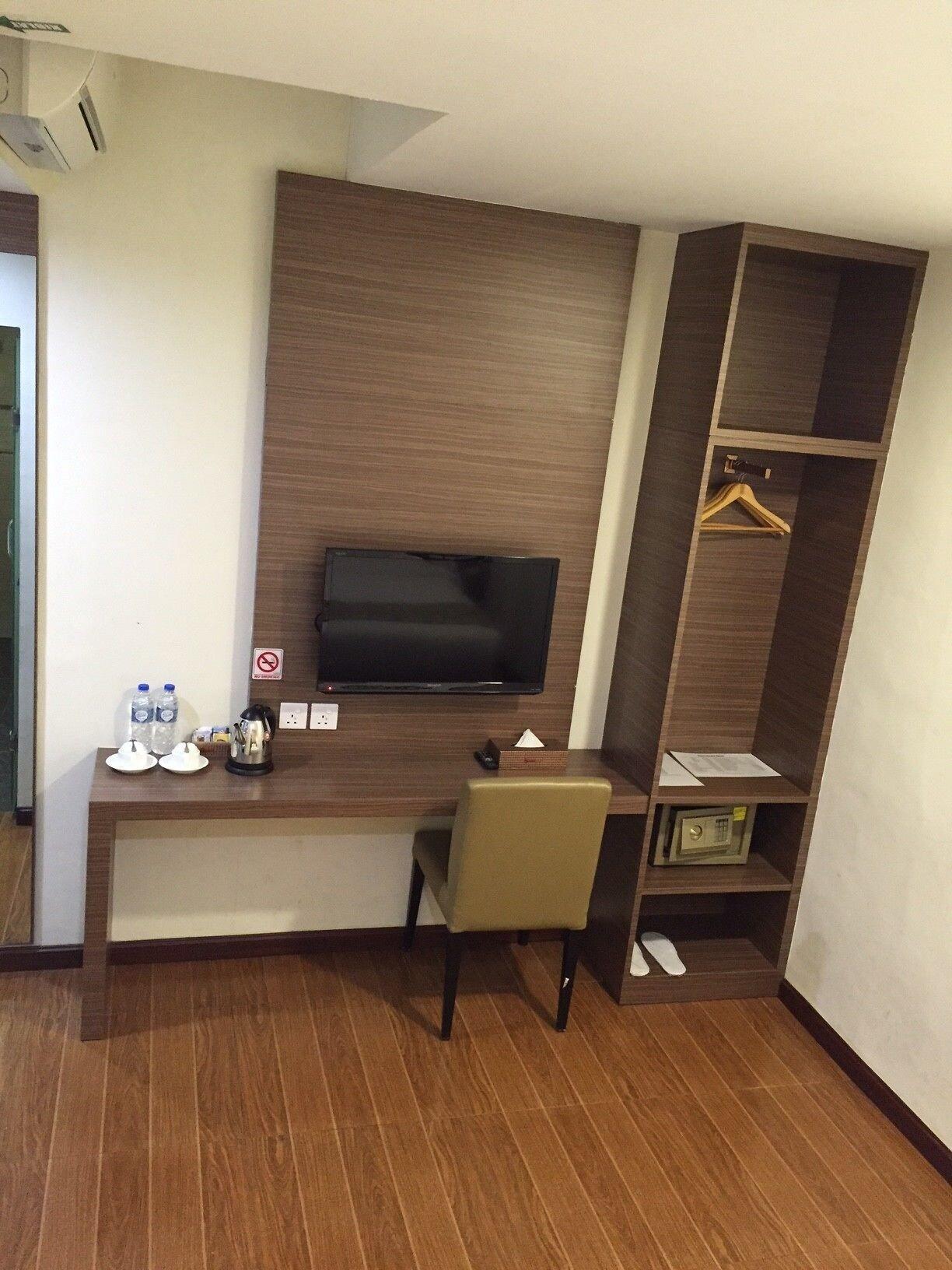 Hana Hotel Batam Экстерьер фото