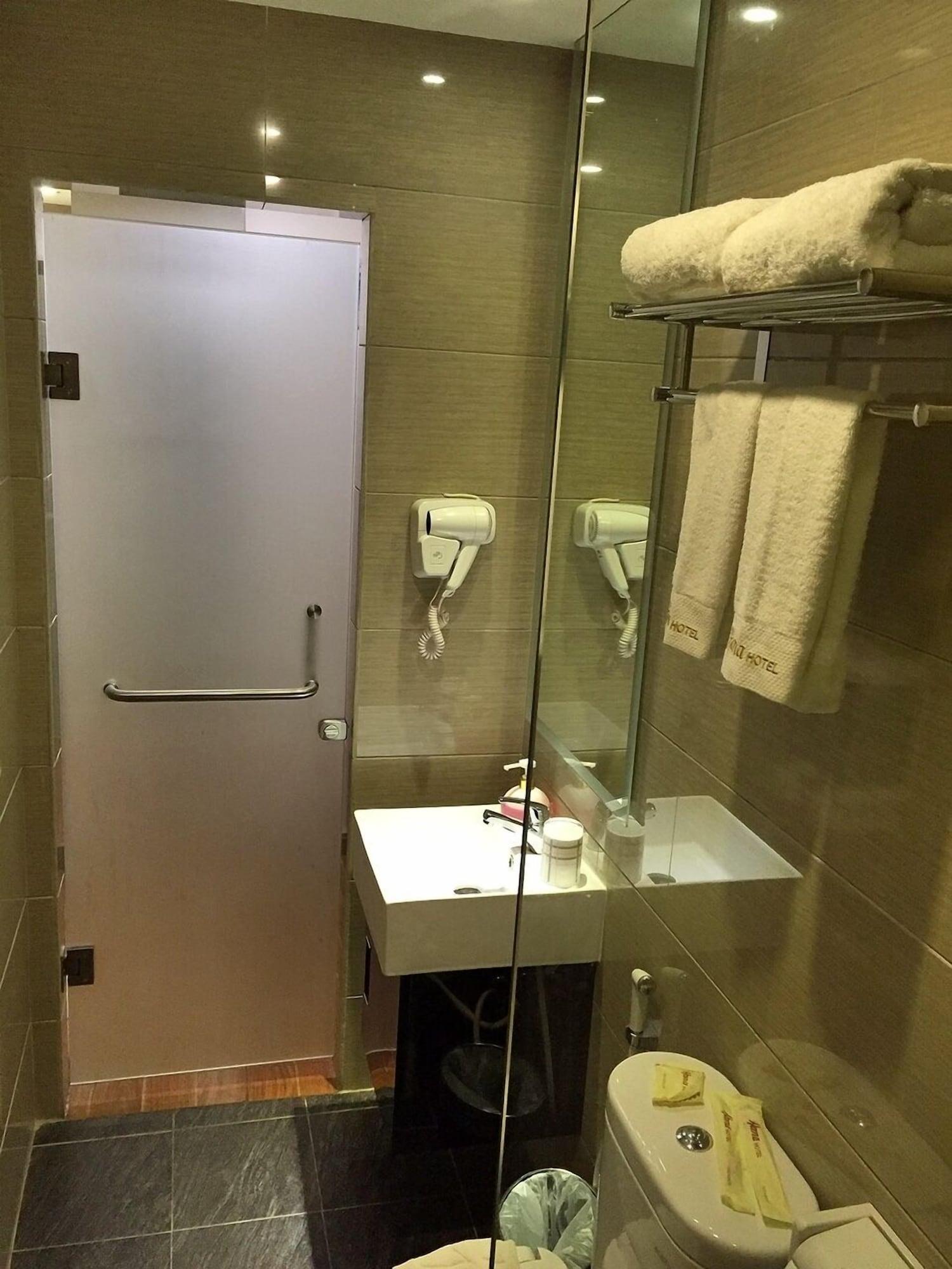 Hana Hotel Batam Экстерьер фото