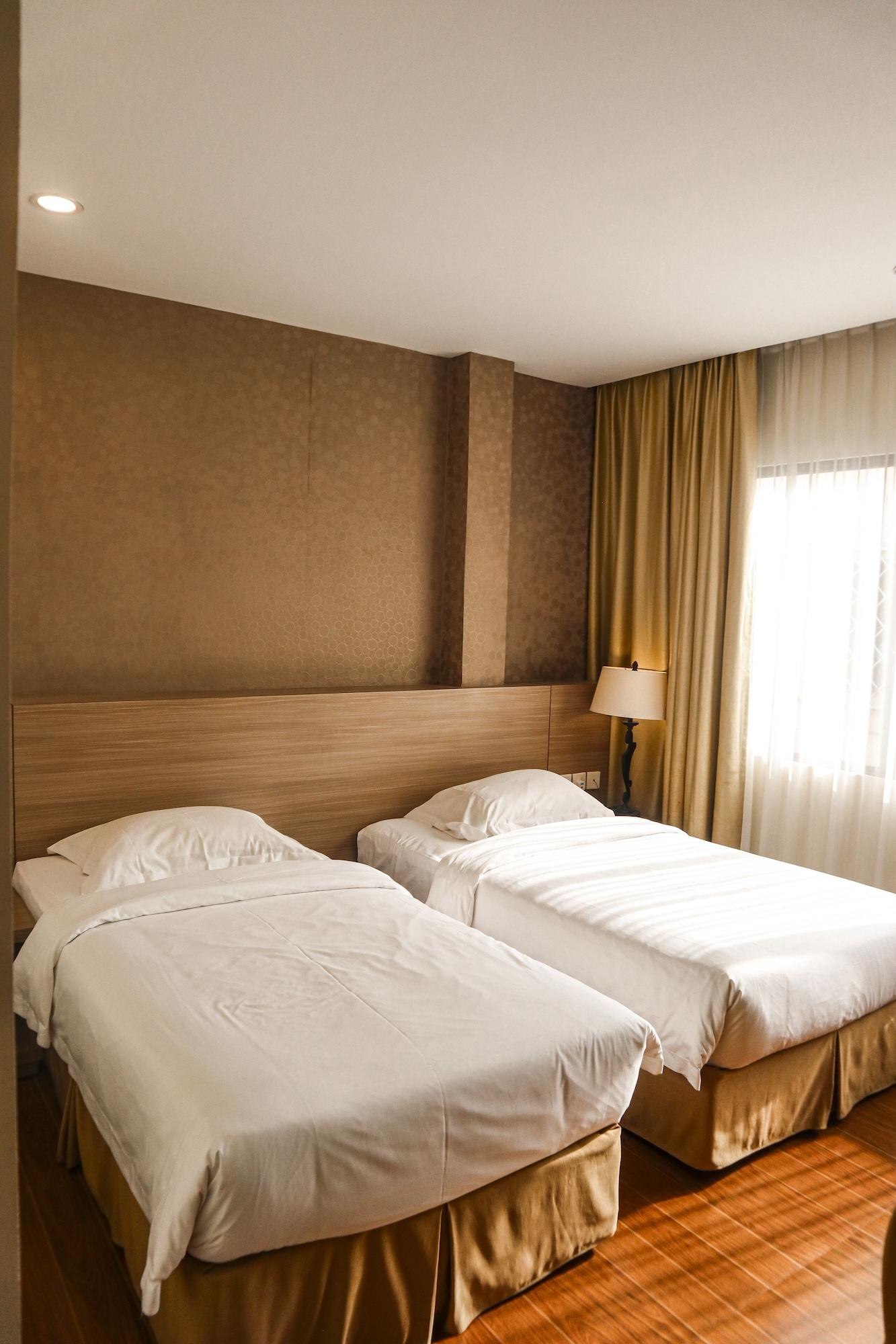 Hana Hotel Batam Экстерьер фото