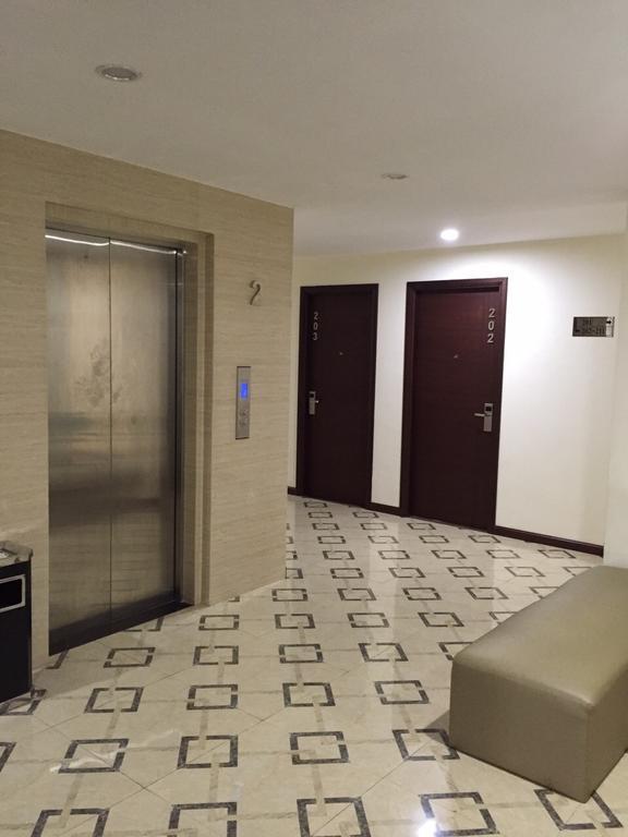 Hana Hotel Batam Экстерьер фото