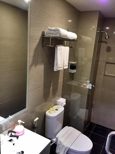 Hana Hotel Batam Экстерьер фото